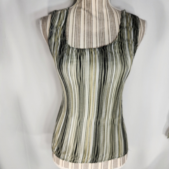 Cassee's 2 PC Tank & Long Sleeve Top Set Size Large - Picture 2 of 10